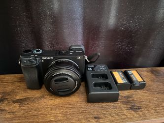 Sony A6300 + kit lens + 2 rechargeable batteries