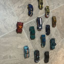 Hot Wheels 13 Super Treasure Hunt 