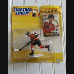 Vintage 1997 starting lineup Philadelphia Flyers Eric Liberia sealed figure with card