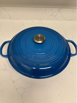 Blue le creuset 5qt Dutch oven