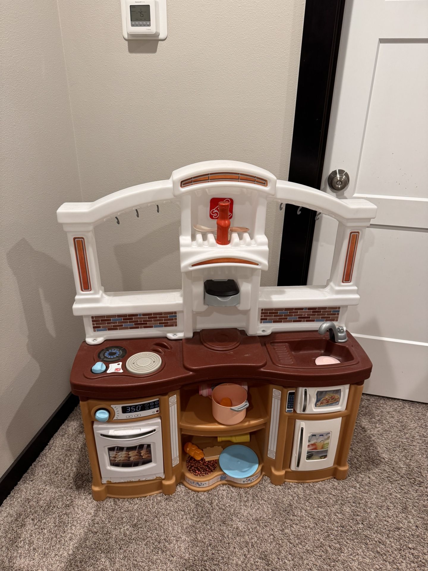 Kids Play Kitchen