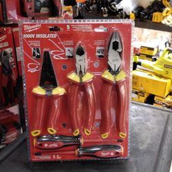 MILWAUKEE 1000V INSULATED  ELECTRICIANS HAND TOOL  SET 5PC