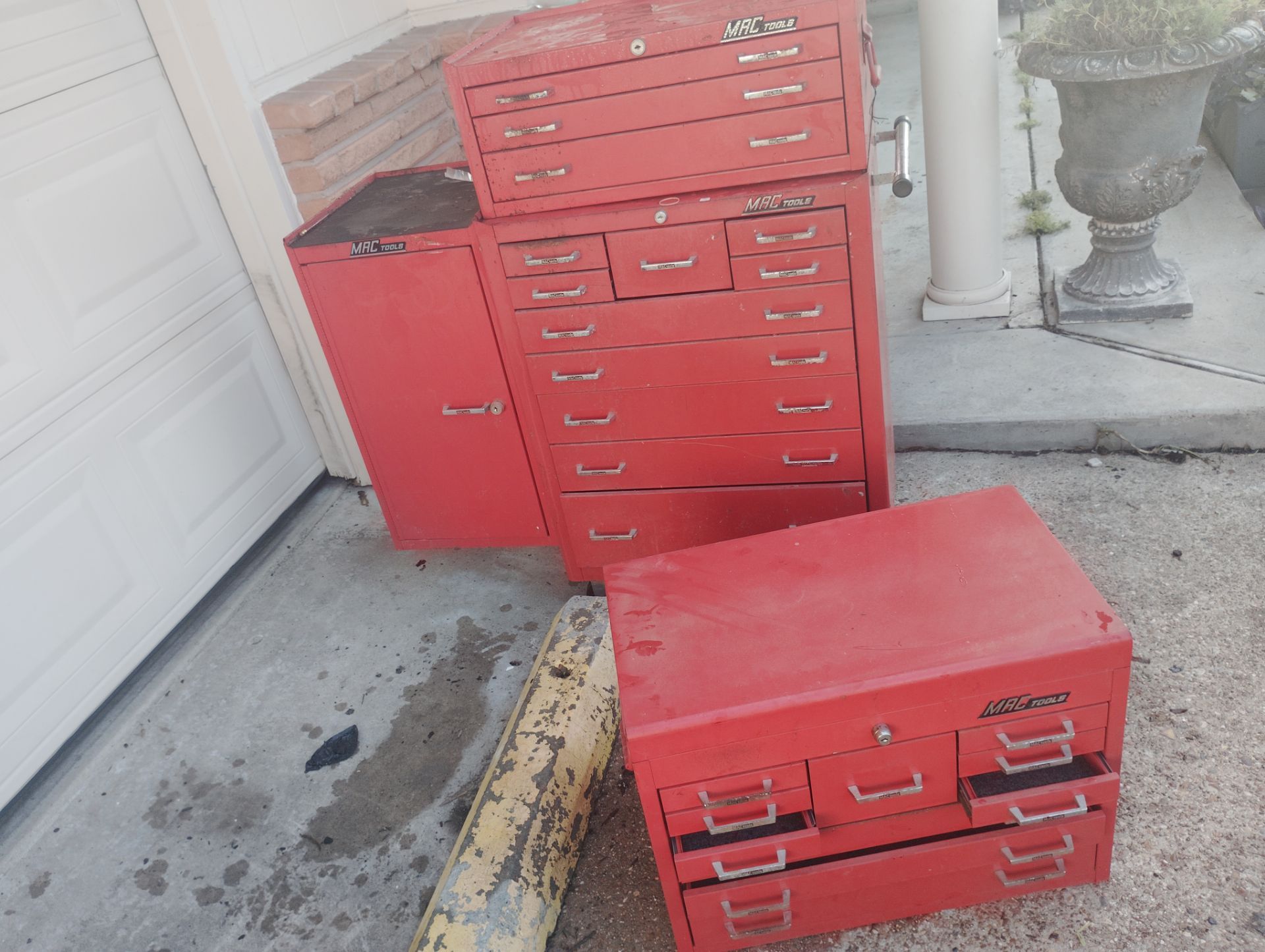 Mac tools 3-piece rolling tool box