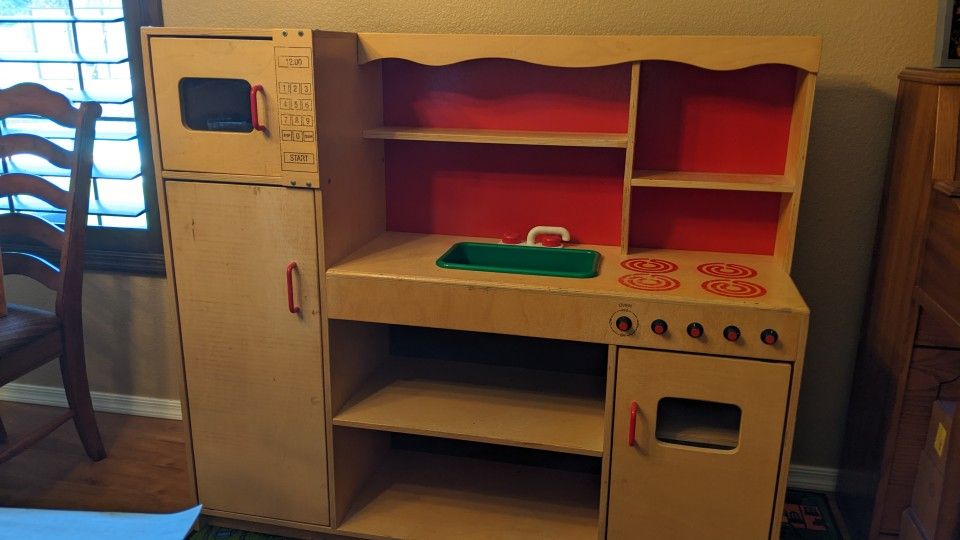 Play Kitchen and Play food