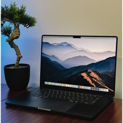 2023 MacBook Pro 16 Inch M3 Pro 36GB 512GB Applecare Plus 1/23/2027