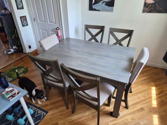 Expandable D&D / Boardgame Table with Screen and Chairs