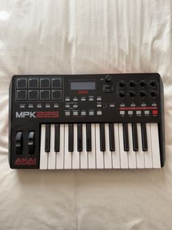Akai MK225 Midi Piano Keyboard