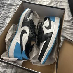 Unc Jordan 1 Low