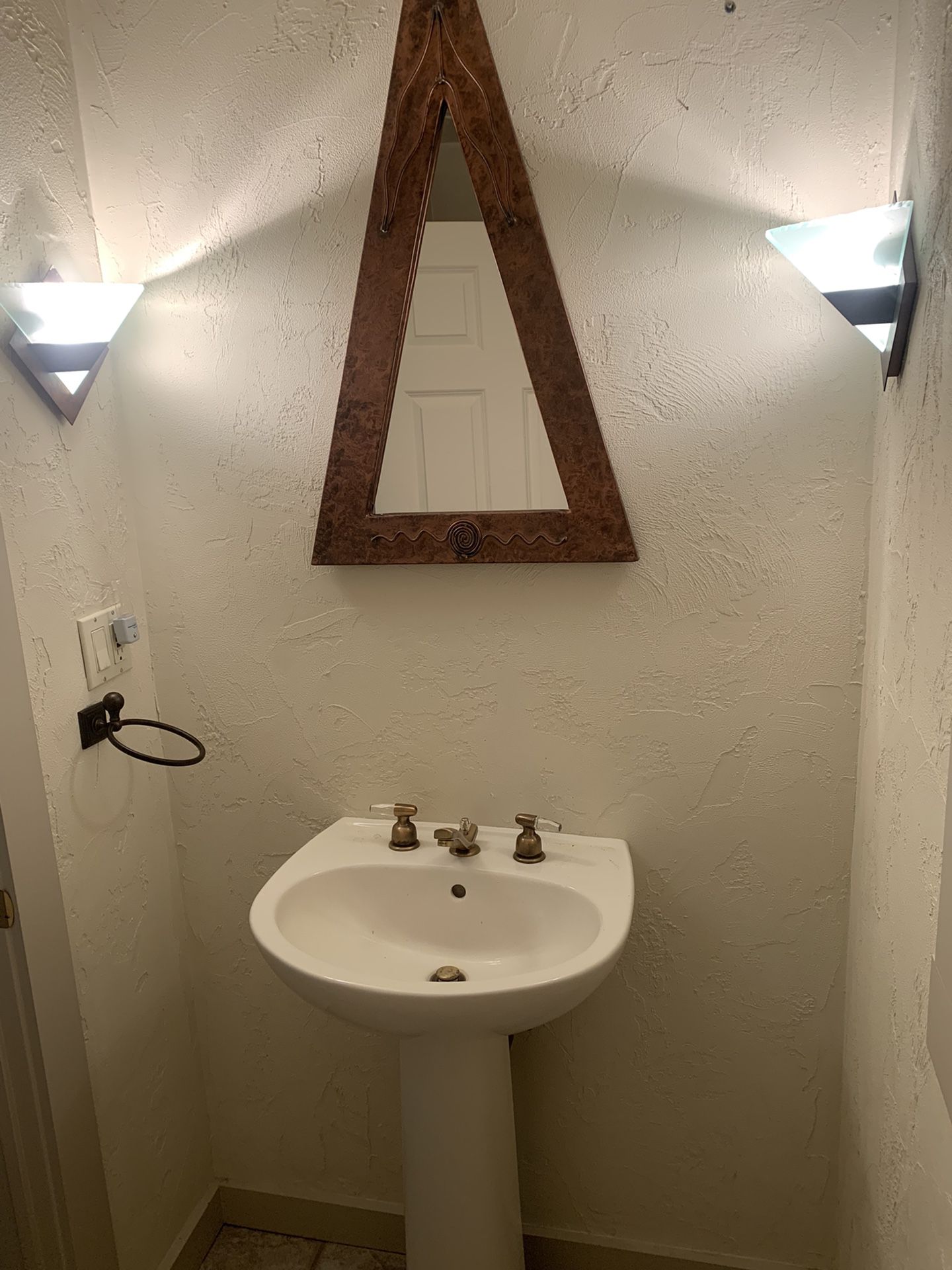 Bathroom Set (sink, mirror, Etc)