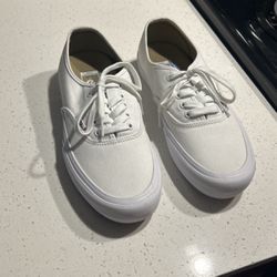 Vans White Authentic Shoes (Pros)