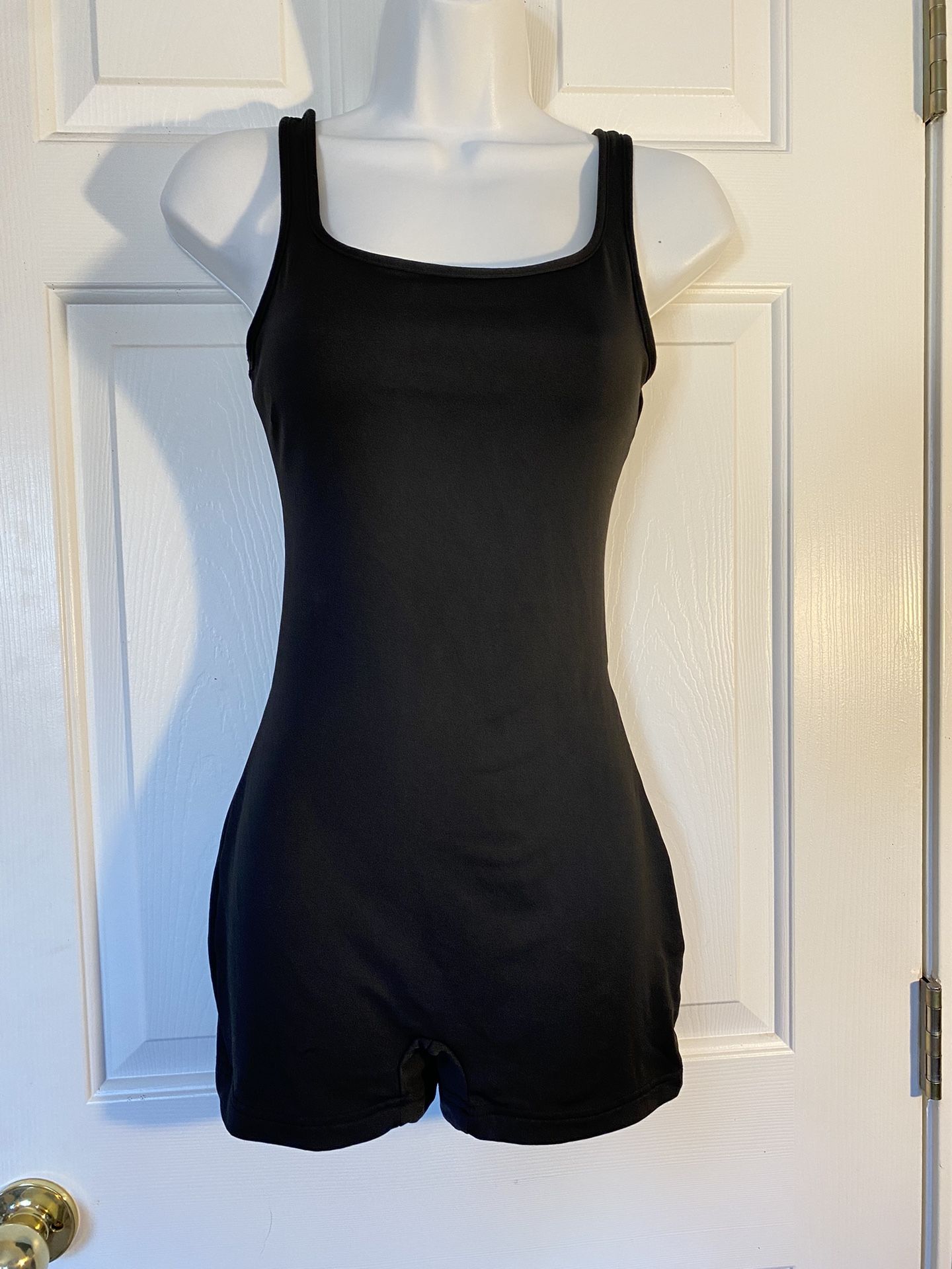 Women’s bodysuit size small