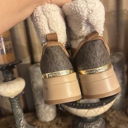 Michael Kors Boots 🥾 In New Conditions (size On Pictures) 