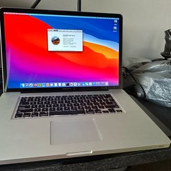 2011 Apple MacBook Pro 17”
