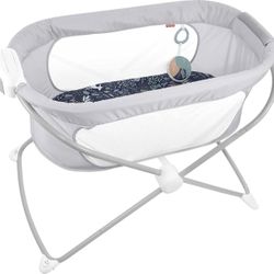 Fisher-Price Portable Baby Crib Soothing View Vibe Bassinet with Music Vibrations & Slim Fold