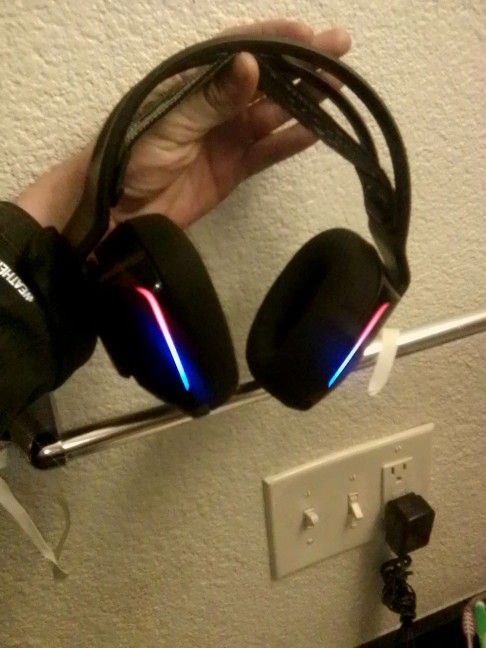 Logitech G733
