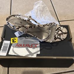 Shoes Size 7 M