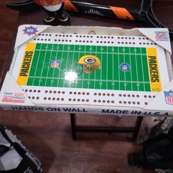 Custom Cribbage Board - 
Green Bay Packers Football 
SEALED NEVER USED