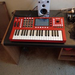 MPC Key 37 With Studio Monitors 