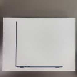 Apple 2025 MacBook Air 13-inch Laptop with M4 chip: Built for Apple Intelligence, 13.6-inch Liquid Retina Display, 16GB Unified Memory, 256GB SSD Stor