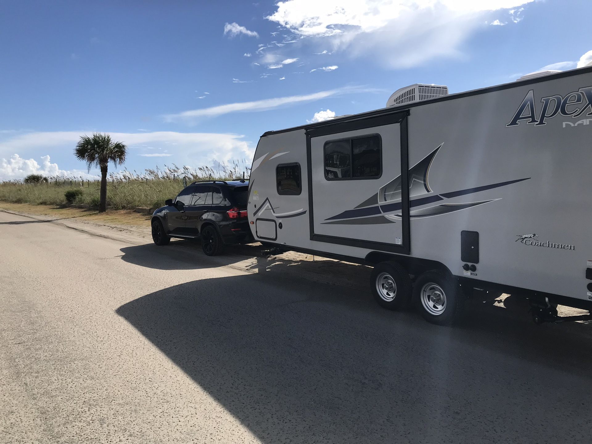 2019 COACHMAN APEX NANO 25’ CAMPER