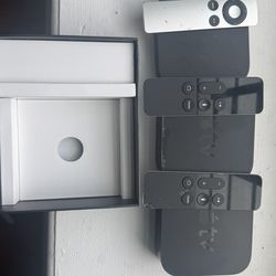 3 Apple TVs