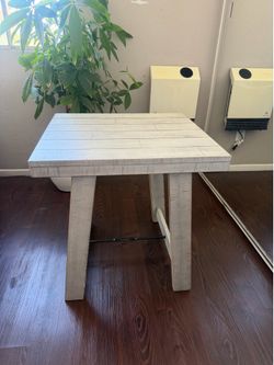 Ashley Furniture Living Room End Tables – Set of 2