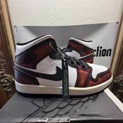 NEW Air Jordan 1 SE Mid Wear-Away Chicago Size 10.5 DV9565-006