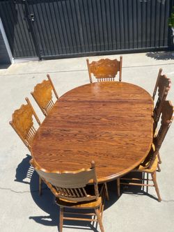 Oak vintage dining table with 6 chairs