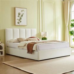 White Plywood Frame Queen Size Platform Bed with Storage Drawers
