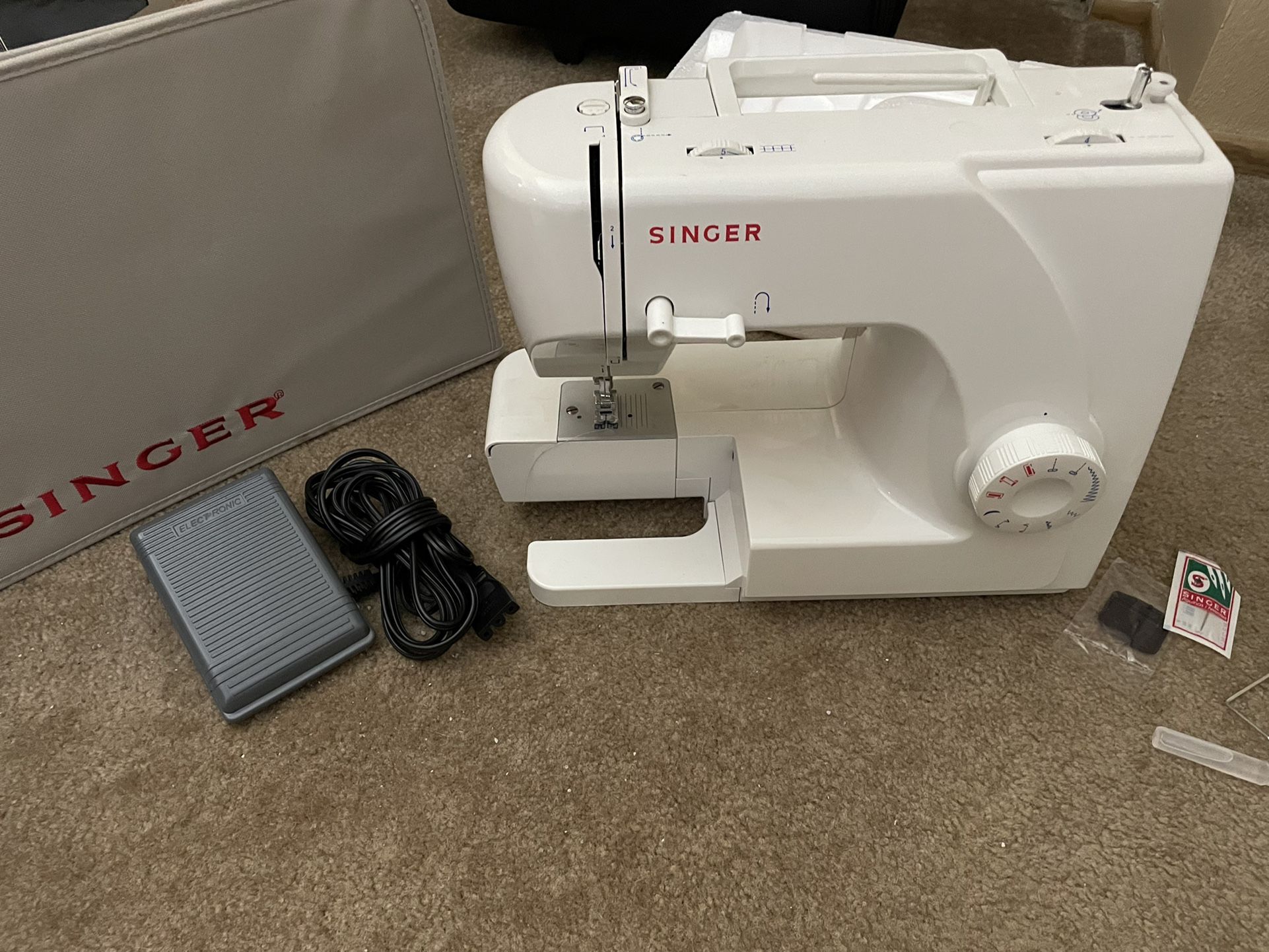 Singer Sewing Machine 1507