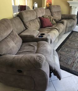 Sofa/sectional/recliner