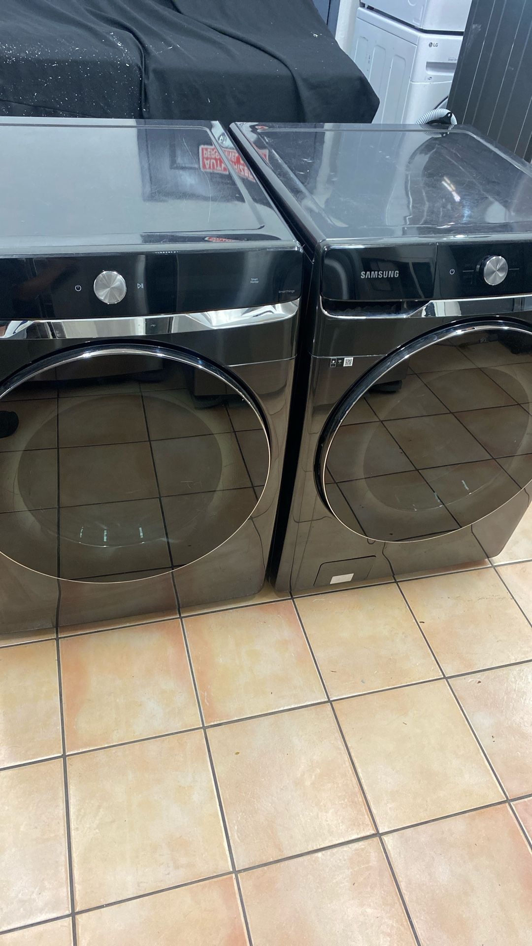 WASHER AND GAS DRYER SET