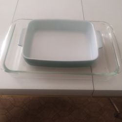 3 pieces of PYREX dishes 