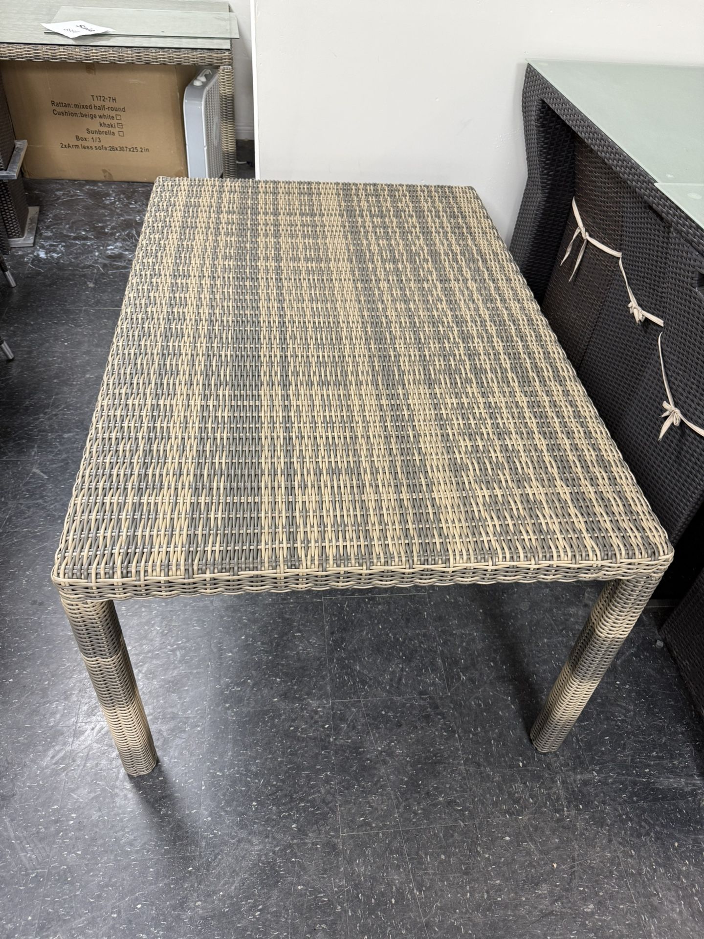 Patio Furniture Dinning Table Only 39.5x59x29”