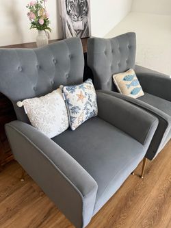 🔥 Pair of Modern Accent Chairs – Like New! 🔥