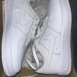 Nike Air Froce 1 Size 1Y Little Kids