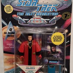 Star Trek The Next Generation Q & Hugh Borg