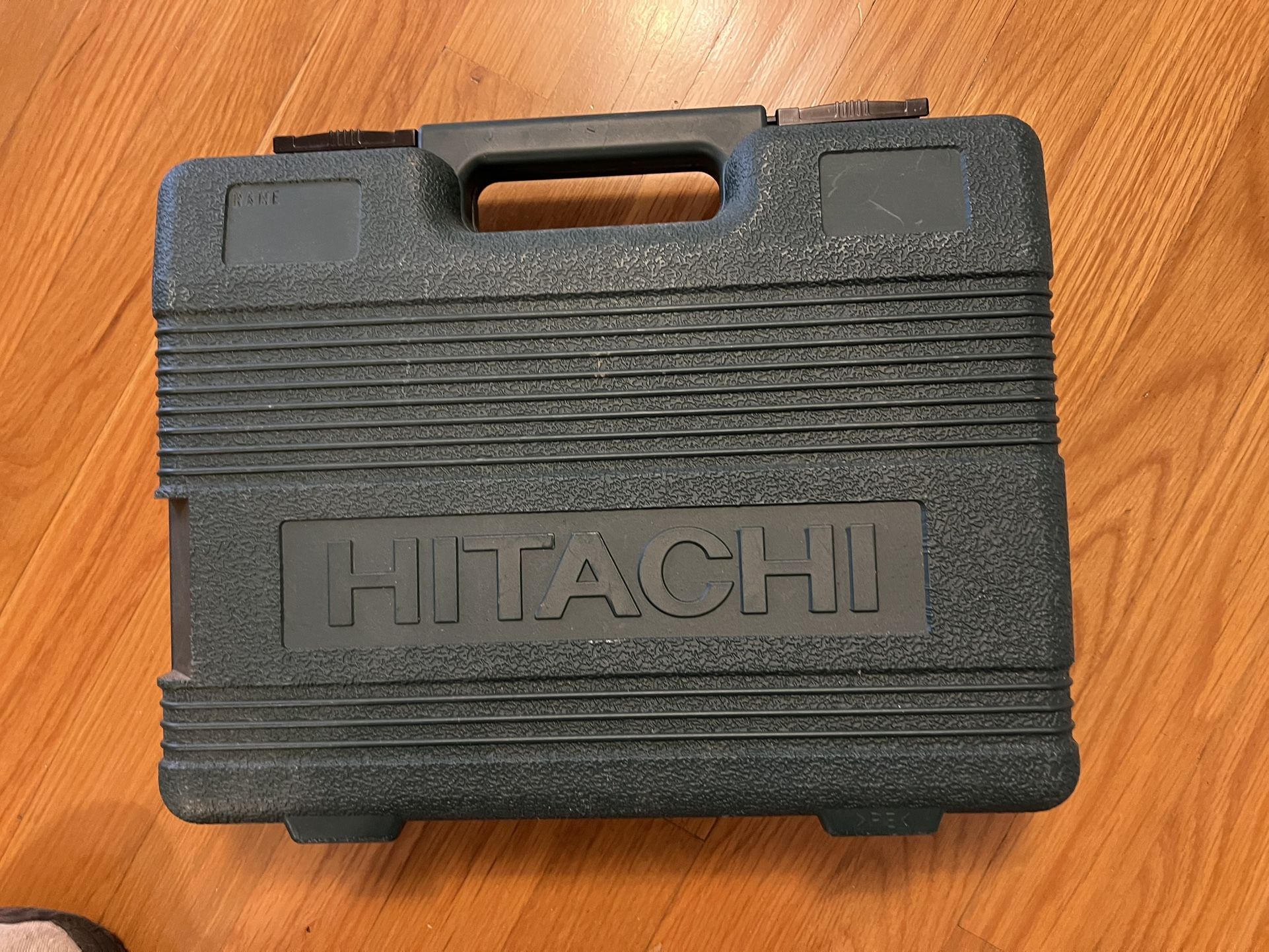 Hitachi 18 Gauge Brad Nailer