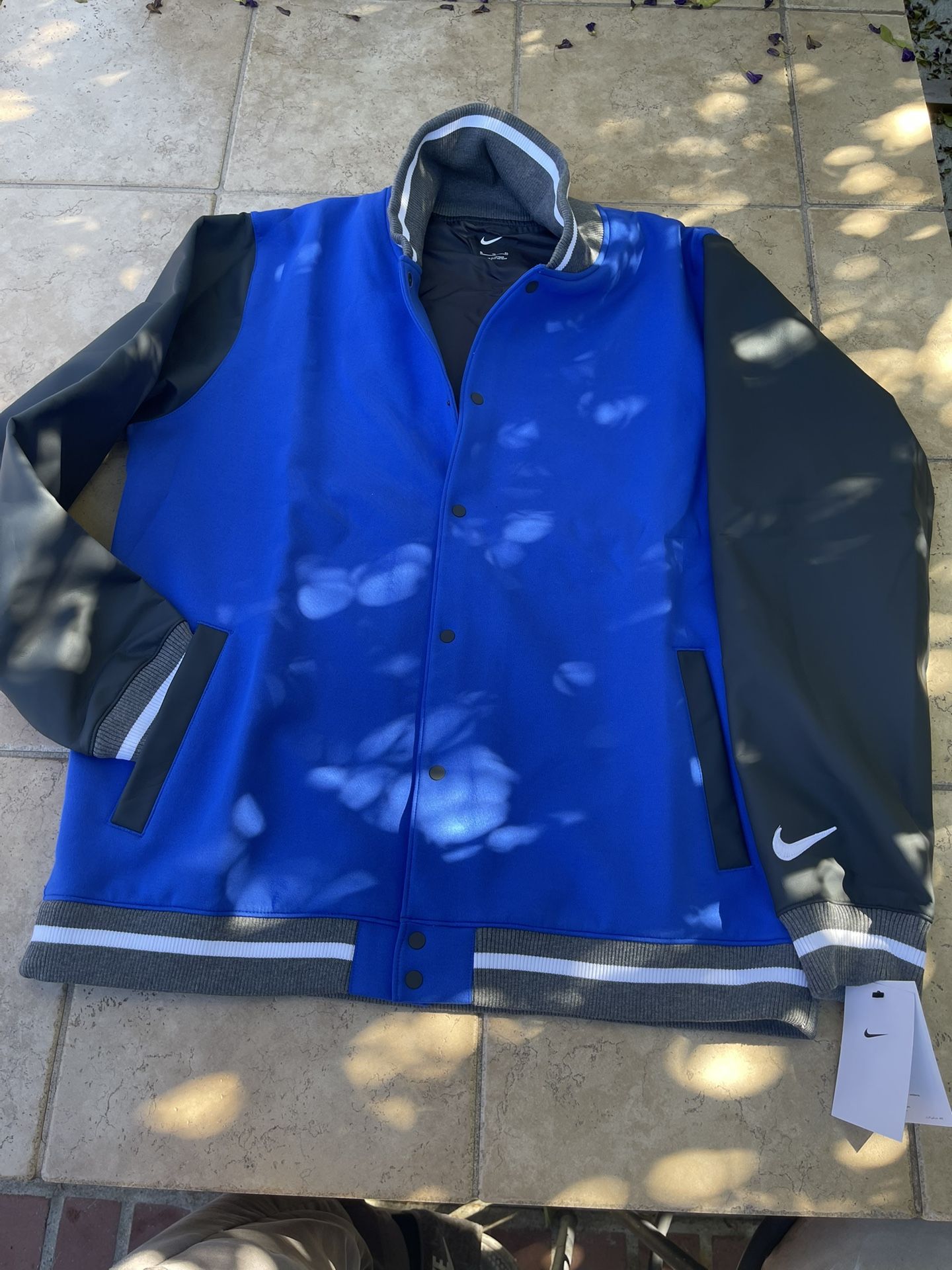 NIKE BOMBER JACKET SIZE XL NEW