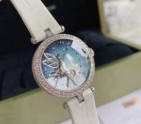 Unique and elegant women‘s watch