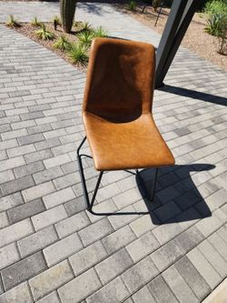 Brown leather chair like new