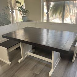 Breakfast Nook With Hidden Storage 