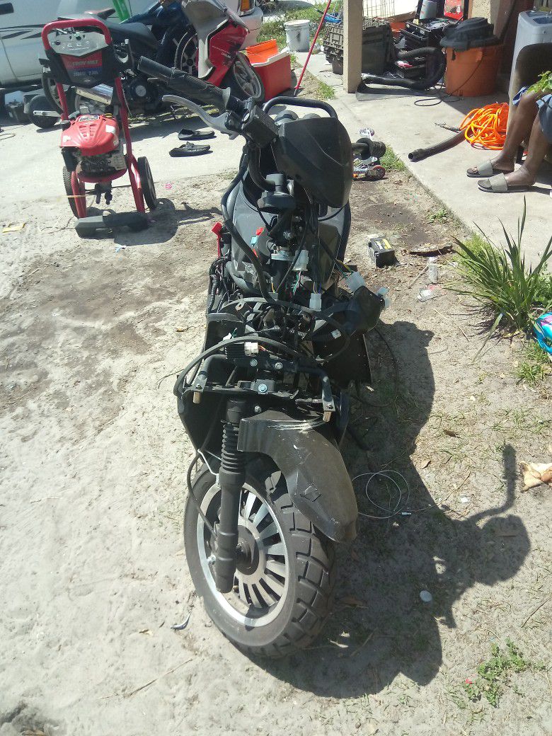 PARTED OUT 50CC SCOOTER MOTOR IS ALREADY SOLD NEED GONE ASAP 