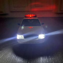 DIECAST 1/18 SCALE GREENLIGHT FORD CROWN VICTORIA NYPD NEW YORK POLICE DEPARTMENT LIGHTS SIREN BRAND NEW Without Box 
