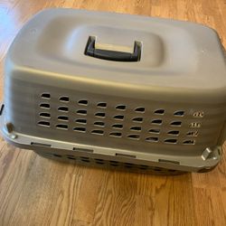Pet Carrier / Pet kennel 