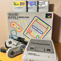Super Famicom console in box + 3 games