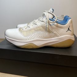 Air Jordan 11 CMFT Low White Armory Navy Mens Size 9.5 Sneakers with Box