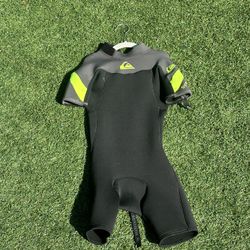Quick Silver Wet Suit Size 2b