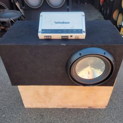 UN AMPLIFIER Y BOCINA 