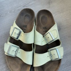 Birkenstocks US 9